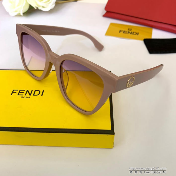 FENDI芬迪 高品質 女款太陽鏡 FF0373S  lly1649